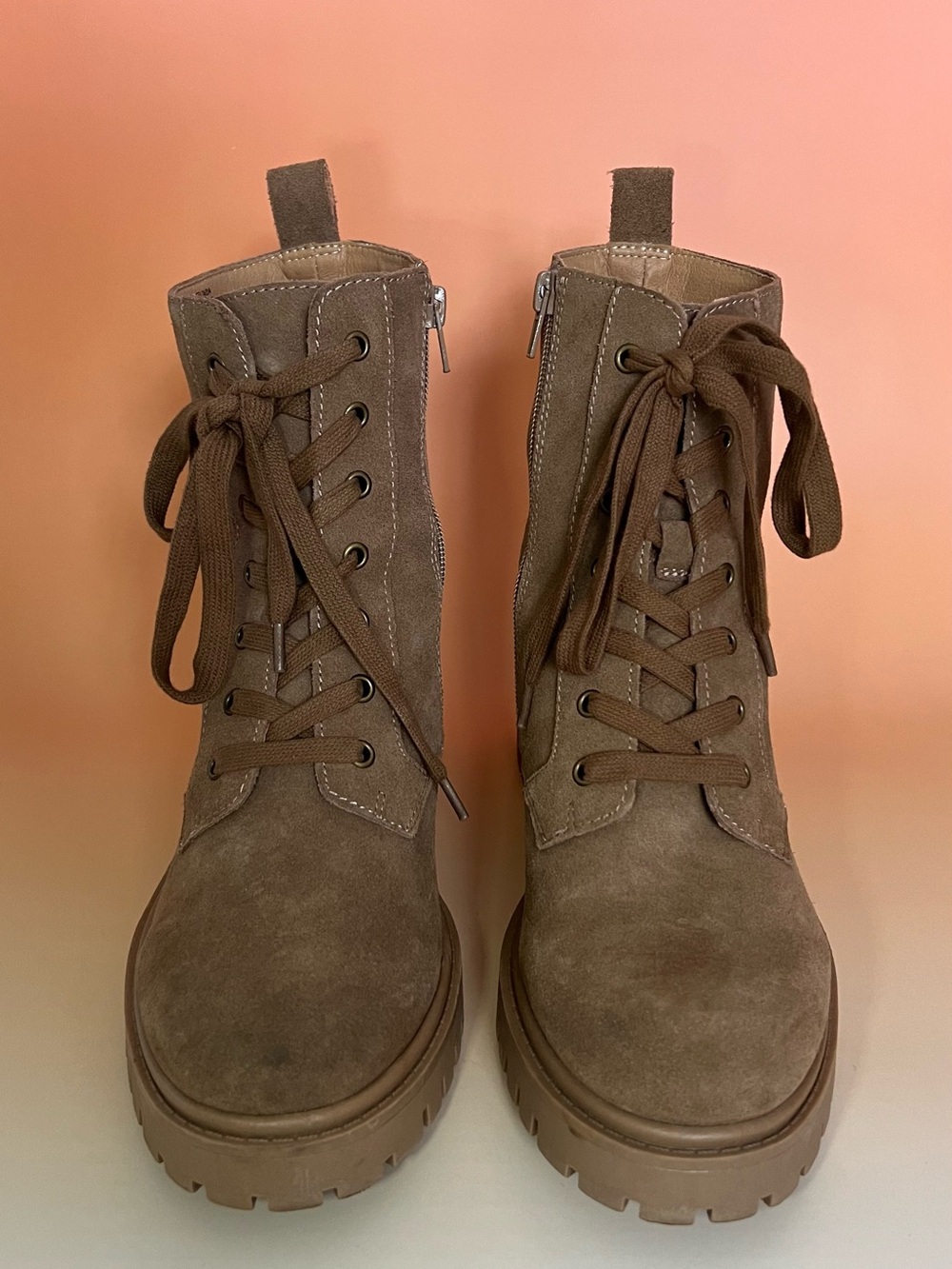 Crown Vintage Women's Tan Suede Lace-Up Combat Boots
